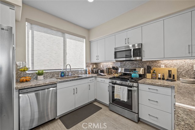 9040 Garvey Avenue, Rosemead CA: https://media.crmls.org/medias/916073e9-80ff-43d2-9547-ca2279ccc364.jpg