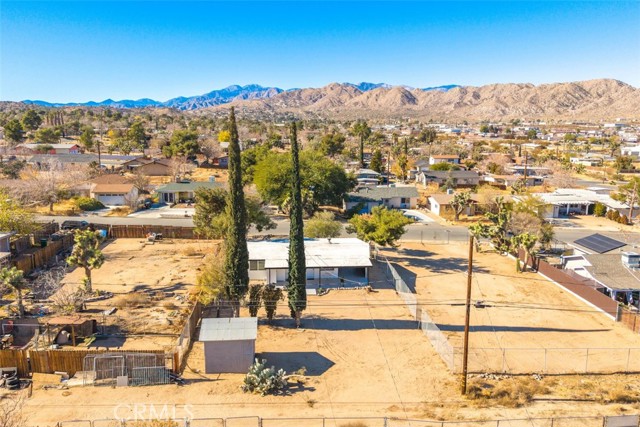 Detail Gallery Image 2 of 36 For 7457 Borrego Trl, Yucca Valley,  CA 92284 - 2 Beds | 1 Baths