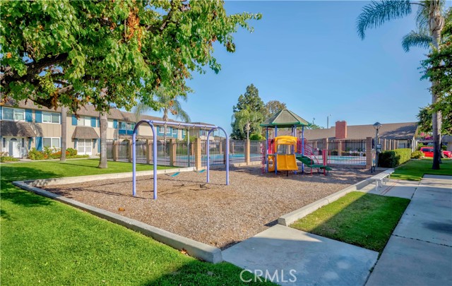 Detail Gallery Image 13 of 37 For 4394 Dina Ct, Cypress,  CA 90630 - 4 Beds | 2/1 Baths