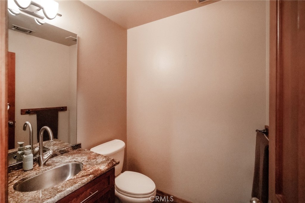 https://media.crmls.org/medias/9161575d-b26f-4a0e-9120-c9cd1fbfca04.jpg?preset=X-Large