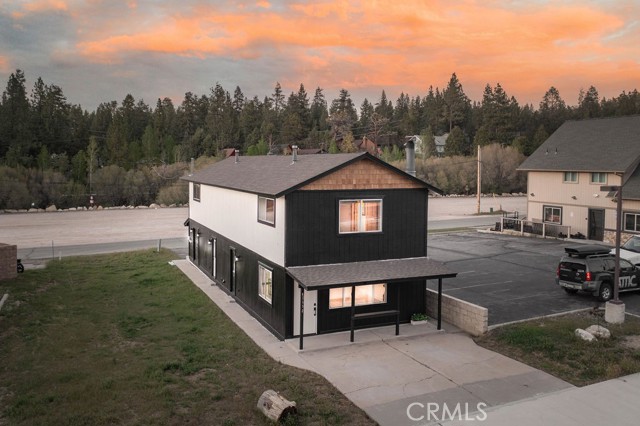 Detail Gallery Image 2 of 55 For 42692 Moonridge Rd, Big Bear Lake,  CA 92315 - 4 Beds | 2 Baths