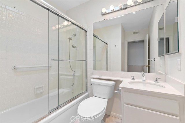 Detail Gallery Image 24 of 42 For 9906 Owensmouth Ave #28,  Chatsworth,  CA 91311 - 2 Beds | 2/1 Baths