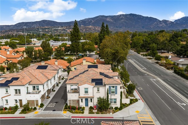 1419 N Indian Hill Boulevard, Claremont CA: https://media.crmls.org/medias/9162ba57-c216-455b-b8ae-0fc6716da598.jpg