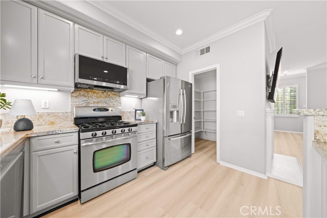 Detail Gallery Image 11 of 38 For 15212 Cambridge St, Tustin,  CA 92782 - 2 Beds | 2/1 Baths