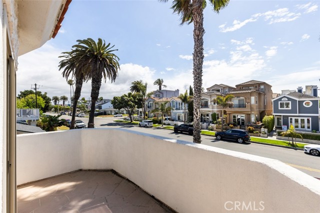 Detail Gallery Image 13 of 20 For 415 8th St, Huntington Beach,  CA 92648 - 3 Beds | 3/2 Baths