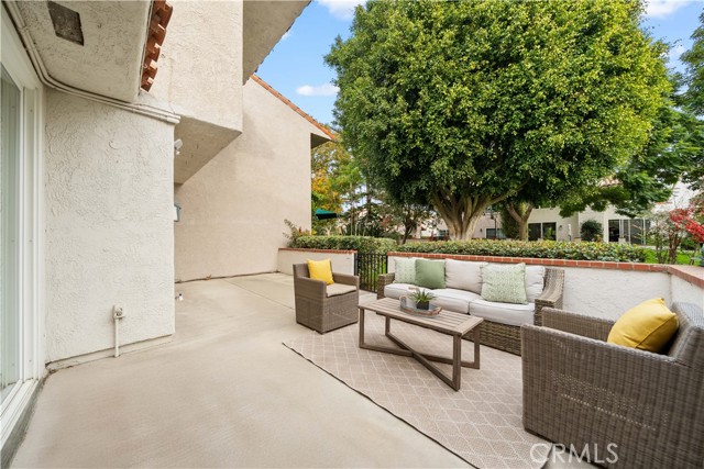 Detail Gallery Image 19 of 49 For 456 Vista Roma, Newport Beach,  CA 92660 - 3 Beds | 2/1 Baths