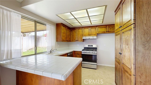 Detail Gallery Image 17 of 48 For 3415 Valencia Hill, Riverside,  CA 92507 - 3 Beds | 2 Baths