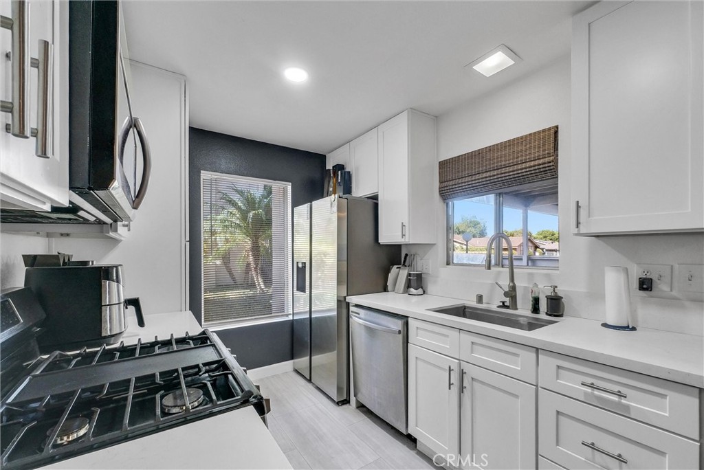 MLS #OC25162222 img 5