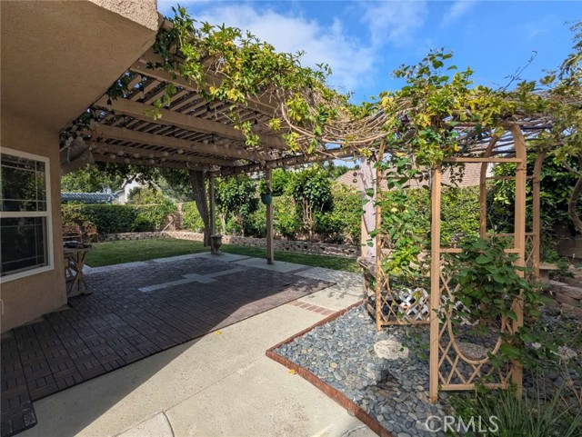 4 Henry, Irvine CA: https://media.crmls.org/medias/91644e9c-b09e-49f5-9dc2-5fea32475b79.jpg
