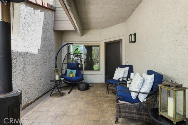 Detail Gallery Image 4 of 33 For 655 via Colinas, Thousand Oaks,  CA 91362 - 2 Beds | 2 Baths