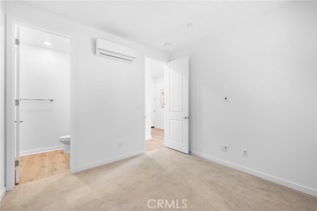 944 N Divino Privado, Ontario CA: https://media.crmls.org/medias/91648cb8-a327-4e7d-873e-eccf0a876775.jpg