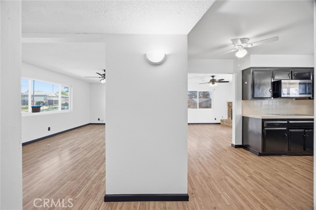 Detail Gallery Image 17 of 45 For 409 Borman Ave, Bakersfield,  CA 93308 - 3 Beds | 2 Baths