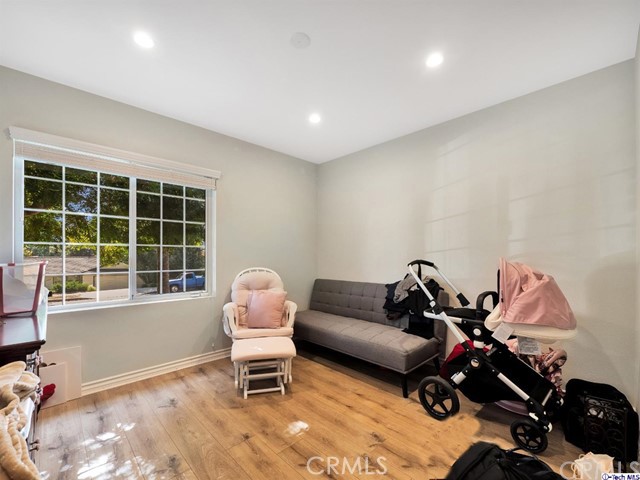 3825 Los Amigos Street, La Crescenta CA: https://media.crmls.org/medias/91657c71-0645-4722-93fc-dc5c3fa26a4f.jpg
