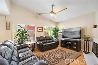 Detail Gallery Image 7 of 23 For 4816 Ventana Way, Oceanside,  CA 92057 - 3 Beds | 2/1 Baths