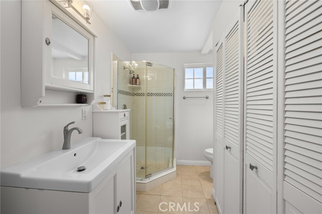 1820 N Avon Street, Burbank CA: https://media.crmls.org/medias/91668138-35c6-4ea9-9d56-e06b77ba27f2.jpg