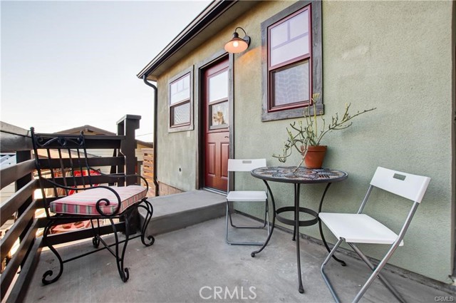 5239 Barker Drive, Los Angeles CA: https://media.crmls.org/medias/9167085d-c1f6-41ed-a34e-8d44b5c9a171.jpg