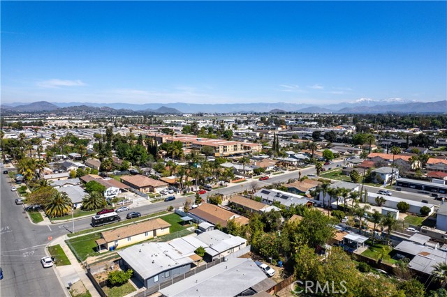5787 Warren Street, Riverside CA: https://media.crmls.org/medias/91675c49-92f2-4da4-8efd-bea573366921.jpg