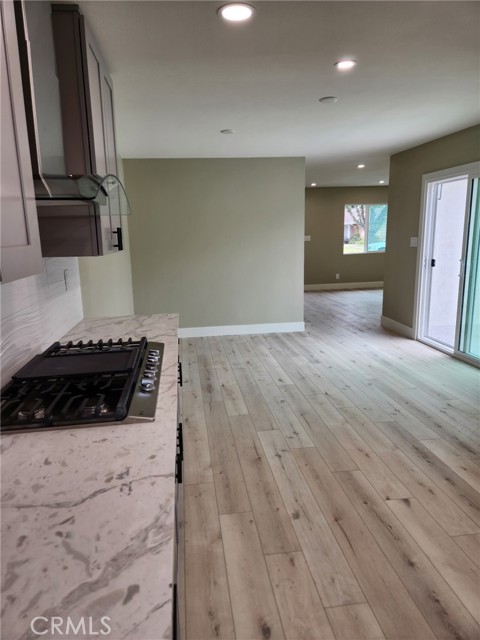 Detail Gallery Image 5 of 23 For 15833 Ocean Ave, Whittier,  CA 90604 - 3 Beds | 2 Baths