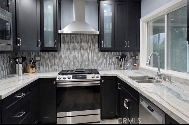 Detail Gallery Image 11 of 16 For 4924 E Budlong St, Anaheim,  CA 92807 - 3 Beds | 2 Baths