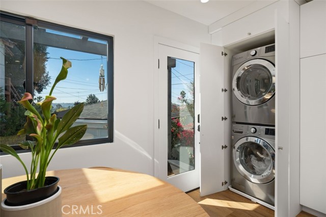 2329 Vineyard Avenue, Los Angeles CA: https://media.crmls.org/medias/9168270f-56f5-4646-b321-da3d95271105.jpg
