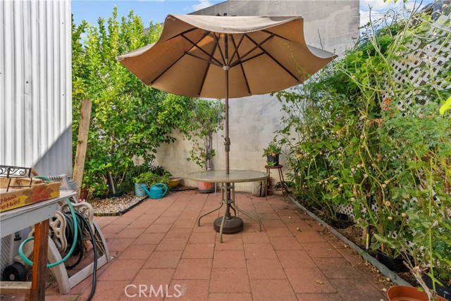 21001 Plummer Street, Chatsworth CA: https://media.crmls.org/medias/91696446-d29e-41ef-9239-3f48b31d7f0f.jpg