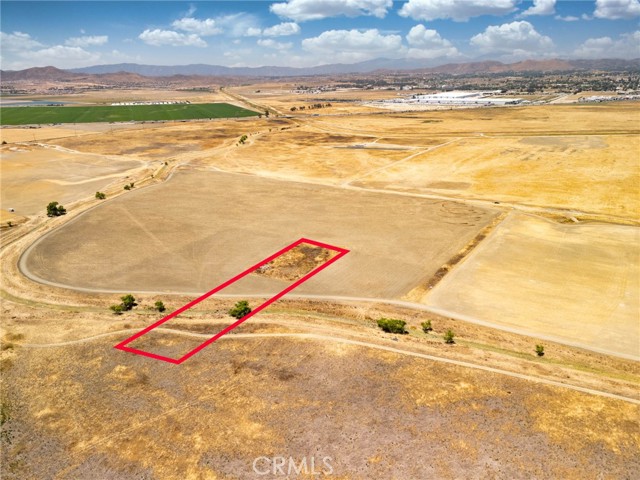27200 San Jacinto, Perris CA: https://media.crmls.org/medias/916a5e53-73c4-4c27-8acc-923b33156112.jpg