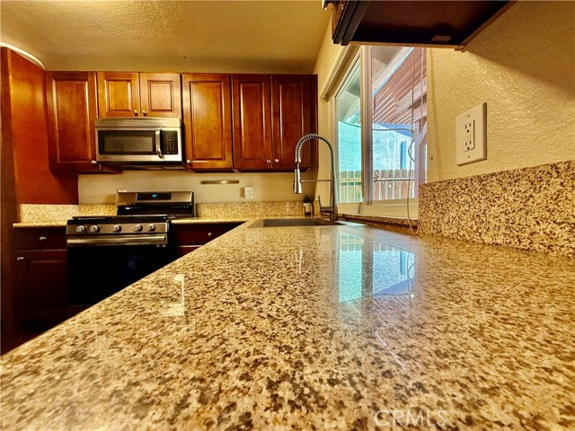 Detail Gallery Image 13 of 33 For 14210 Kingsway Ct, Moreno Valley,  CA 92553 - 4 Beds | 2 Baths