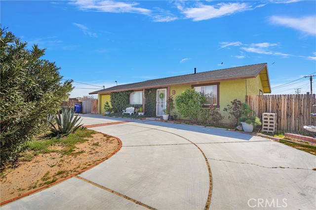 Detail Gallery Image 2 of 25 For 11715 Chamberlaine Way, Adelanto,  CA 92301 - 2 Beds | 1 Baths