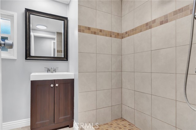 1850 W ORANGETHORPE AVE, Fullerton CA: https://media.crmls.org/medias/916b5e81-e913-4818-9fb4-53555c294ee5.jpg