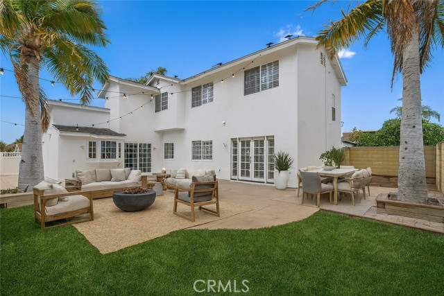 1675 New Hampshire Drive, Costa Mesa CA: https://media.crmls.org/medias/916bc5ec-0d3e-4258-a56c-f8cd42616bf4.jpg