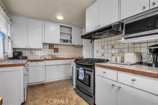 805 Meyer Lane, Redondo Beach, California 90278, 3 Bedrooms Bedrooms, ,1 BathroomBathrooms,Residential,Sold,Meyer,SB22244761