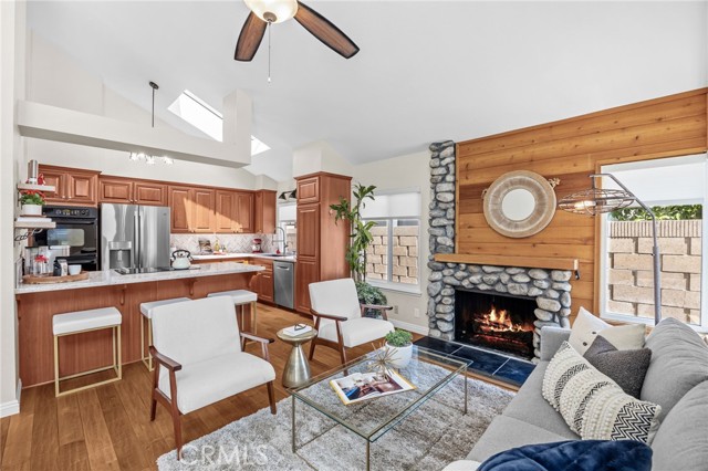 4 Ribera, Irvine CA: https://media.crmls.org/medias/916ccbbb-c975-43a2-85d9-4b5c7820e97a.jpg
