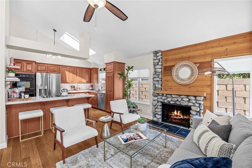 MLS #OC25161685 img 12