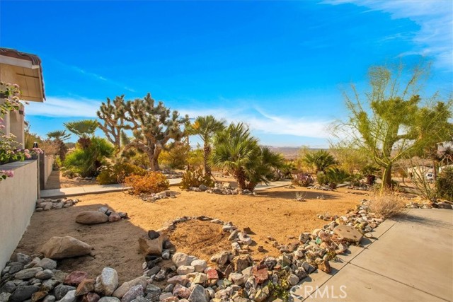 Detail Gallery Image 13 of 69 For 60555 Onaga Trl, Joshua Tree,  CA 92252 - 4 Beds | 2/1 Baths