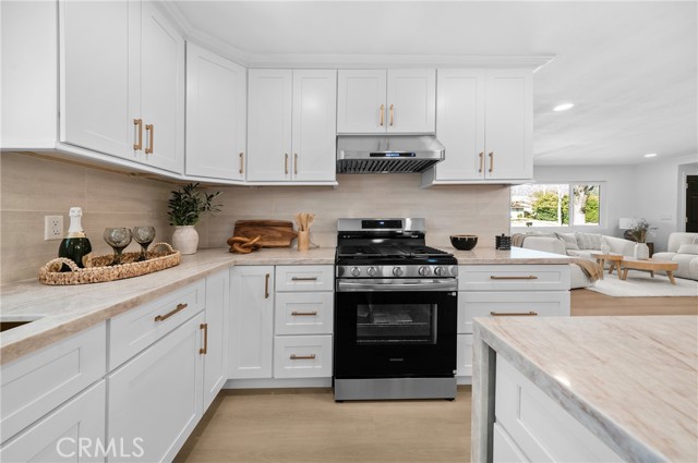 Detail Gallery Image 14 of 34 For 1120 Sesmas, Monrovia,  CA 91016 - 4 Beds | 2 Baths