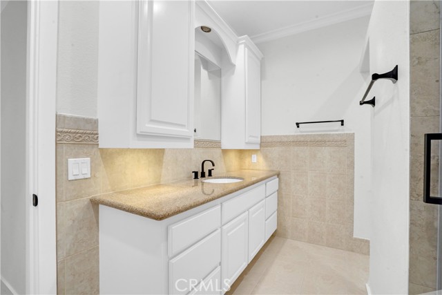 Detail Gallery Image 24 of 39 For 16940 Chatsworth St #304,  Granada Hills,  CA 91344 - 2 Beds | 2 Baths