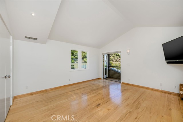 426 Nyes Place, Laguna Beach CA: https://media.crmls.org/medias/916e532b-278b-4e22-a2b9-a2a97f34a4b1.jpg