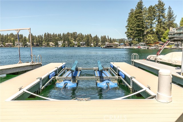 187 Cedar Circle Circle, Lake Arrowhead CA: https://media.crmls.org/medias/916e65f7-1e9c-4db0-a7dd-2d841a6ecda3.jpg