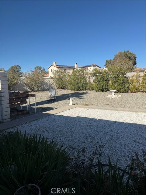 Detail Gallery Image 10 of 10 For 17712 Siskiyou Rd, Apple Valley,  CA 92307 - 4 Beds | 2 Baths