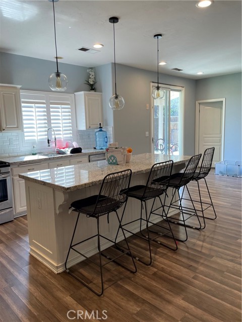 Detail Gallery Image 2 of 9 For 11409 Revolution Rd, Bakersfield,  CA 93312 - 5 Beds | 3/1 Baths