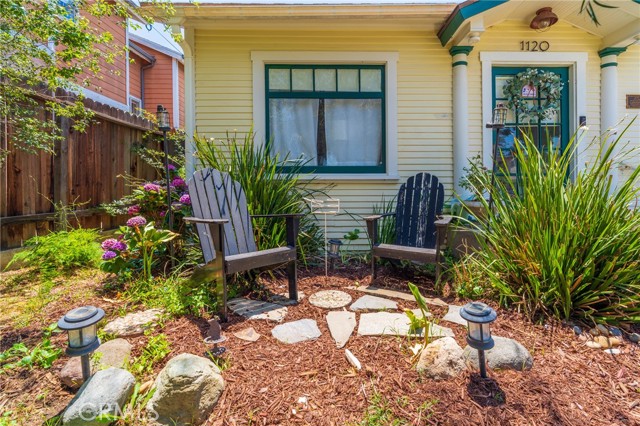 1120 W Chestnut Street, Anaheim CA: https://media.crmls.org/medias/916eb930-6a62-4ad3-84d8-6f3941867015.jpg