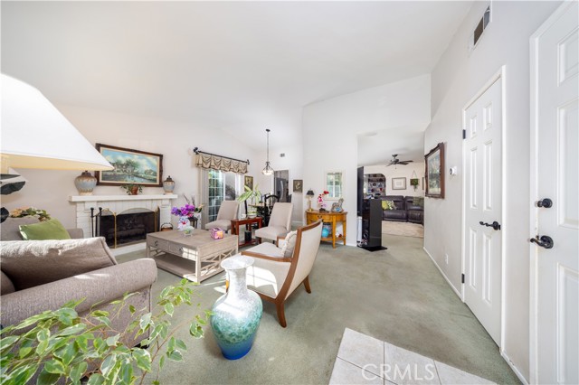 Detail Gallery Image 3 of 26 For 2669 Calle Bienvenido, Thousand Oaks,  CA 91360 - 3 Beds | 2 Baths