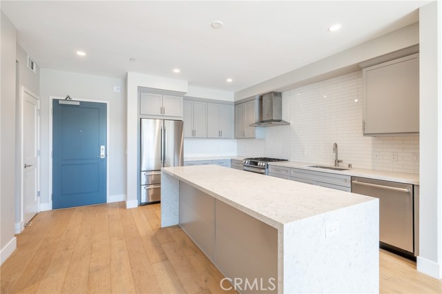Detail Gallery Image 2 of 22 For 1920 S Pacific Coast #208,  Redondo Beach,  CA 90277 - 2 Beds | 2 Baths