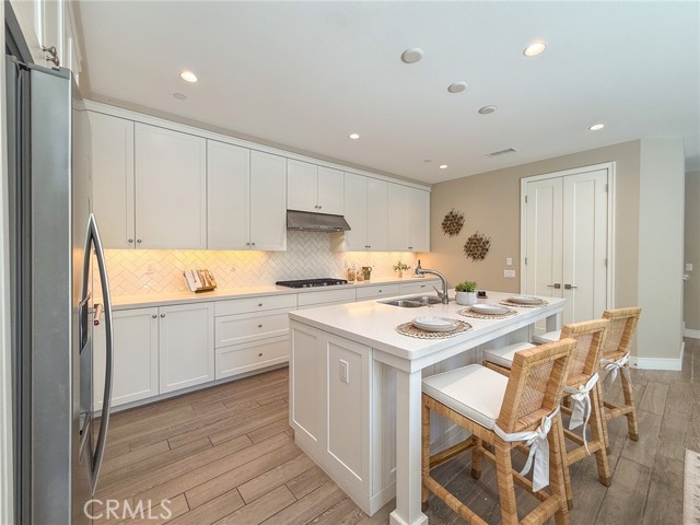 142 Dolci, Irvine CA: https://media.crmls.org/medias/916f2bdd-ddc6-4dcb-9c63-560059127c51.jpg