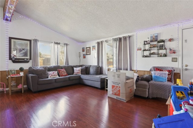 Detail Gallery Image 6 of 23 For 3300 15th St #230,  Rosamond,  CA 93560 - 3 Beds | 2 Baths