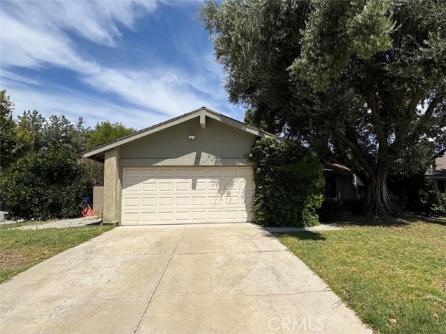 24389 La Glorita Circle, Newhall CA: https://media.crmls.org/medias/9171505a-358f-4914-abac-b09d8d5d7b77.jpg