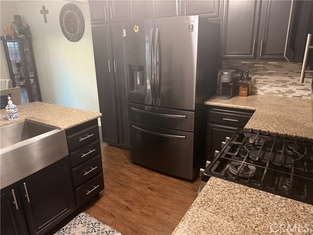 Detail Gallery Image 7 of 11 For 863 Encino, Corona,  CA 92882 - 3 Beds | 2 Baths