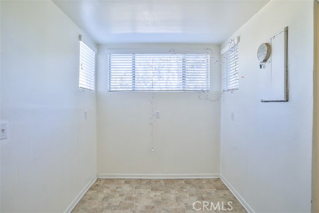 Detail Gallery Image 13 of 40 For 14247 Canterbury Dr, Victorville,  CA 92395 - 2 Beds | 2 Baths