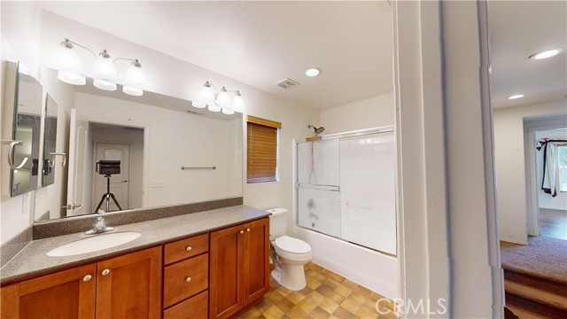 Detail Gallery Image 9 of 20 For 7960 Shadow Trails Ln, Jurupa Valley,  CA 92509 - 3 Beds | 2/1 Baths