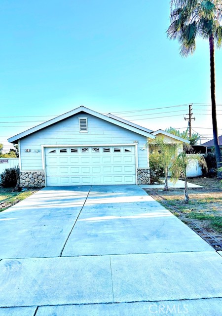 Detail Gallery Image 1 of 15 For 351 E 7th St, Perris,  CA 92570 - 4 Beds | 2 Baths